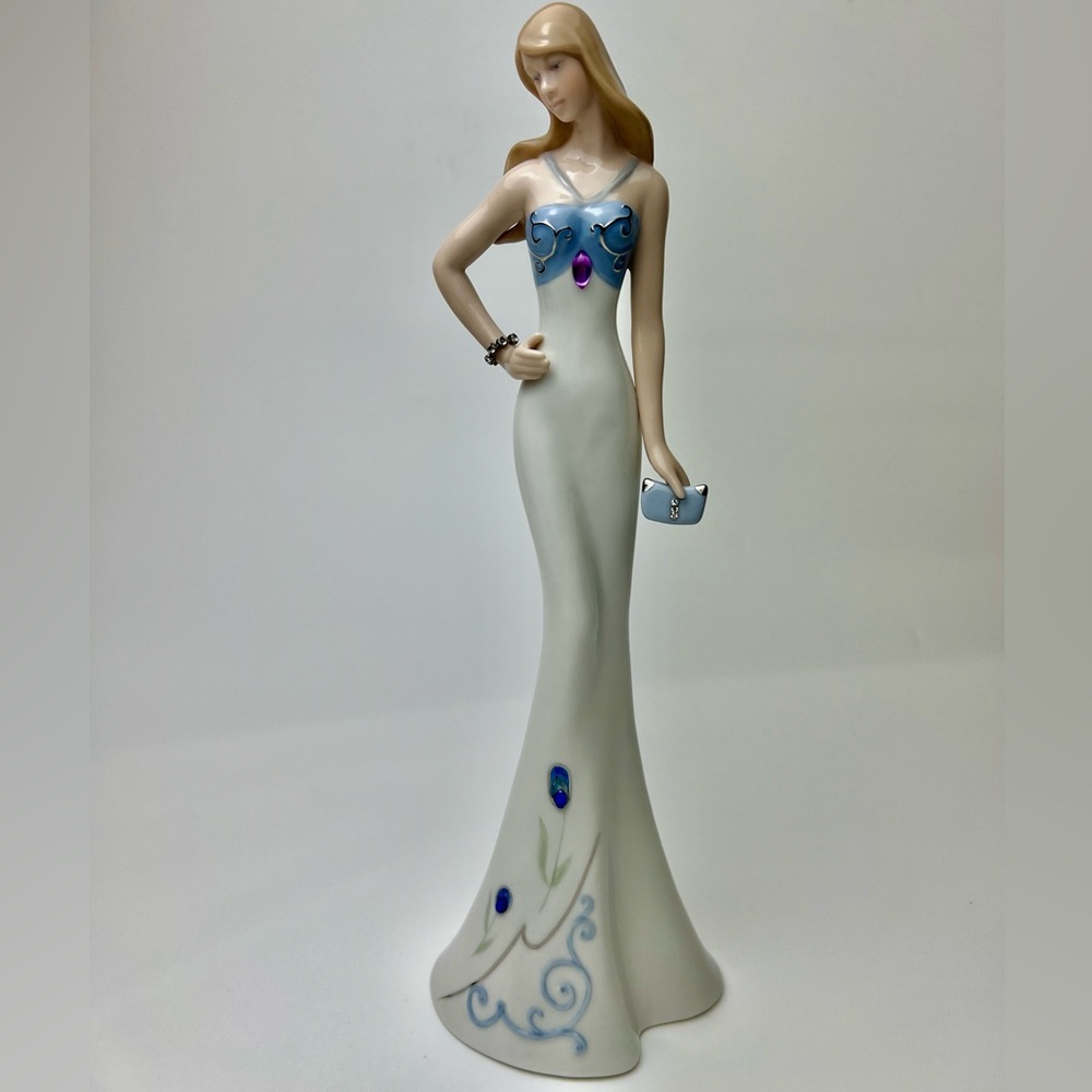 Cosmos Porcelain Elegant Doll